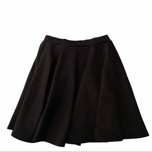 Women’s size: S - Black Polyester Skater skirt